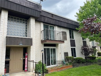 8405 N Akins Rd Unit 204, North Royalton, OH 44133
