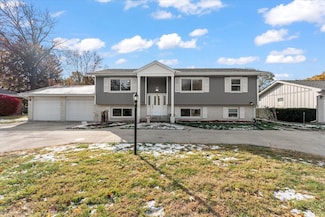 1109 W Kirby Ave, Champaign, IL 61821