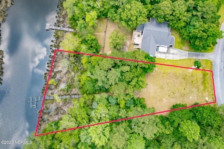 327 Farina Dr, Havelock, NC 28532