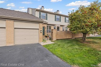 38494 Windsor Unit 54, Farmington Hills, MI 48331