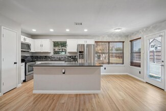 1040 Lakeview Ct, Little Elm, TX 75068