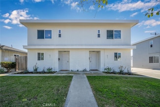 691 Darrell St, Costa Mesa, CA 92627