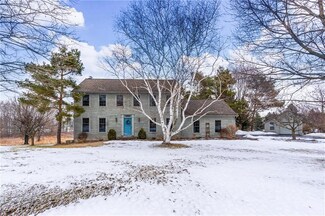 27 Fords Crossing, Honeoye Falls, NY 14472