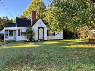 336 E 11th St, Siler City, NC 27344