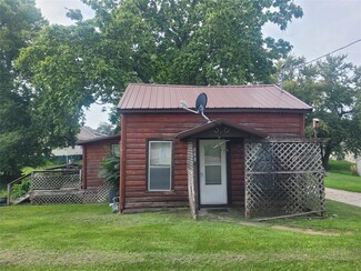 806 N Roche St, Knoxville, IA 50138
