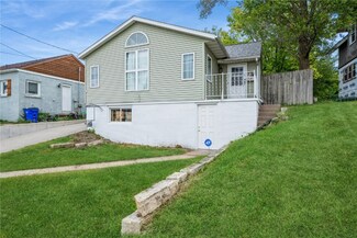 1722 Center Point Rd NE, Cedar Rapids, IA 52402