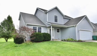 4697 Lauren Ln, Saint Joseph, MI 49085