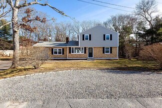 6 Stage Coach Rd, Centerville, MA 02632