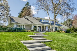 17 Oak Hill Rd, Worcester, MA 01609