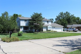 29352 Medburn Ct, Farmington Hills, MI 48336