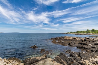 11 Ocean Spray Rd, Peaks Island, ME 04108