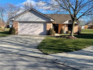 207 Whispering Wind Ct, Englewood, OH 45322