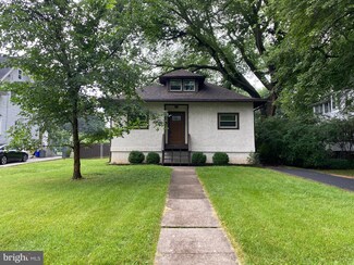 813 Green Ln, Secane, PA 19018