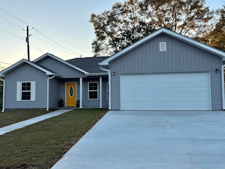 1004 N 1st Ave, Laurel, MS 39440
