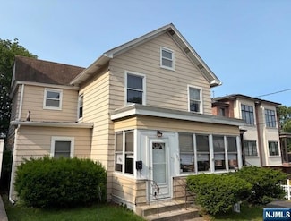 686 Probst Ave, Fairview, NJ 07022