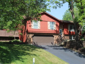 260 Thomas St, Cary, IL 60013