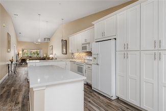 6660 Beach Resort Dr Unit 4, Naples, FL 34114