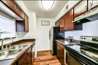 8100 Creekbend Dr Unit 108, Houston, TX 77071