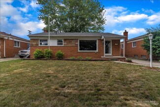 15277 Helen St, Southgate, MI 48195