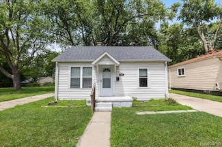 125 E Brickley Ave, Hazel Park, MI 48030