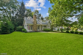 39 Salem Rd, New Providence, NJ 07974