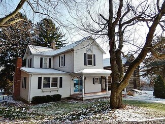 240 Log House Ln, Zelienople, PA 16063