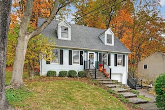 118 Shore Dr, New Windsor, NY 12553