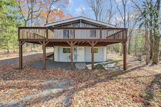 304 Forest Dr, Lakeville, PA 18438