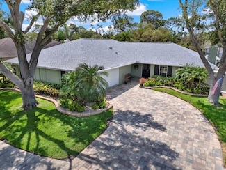 13186 Linden Place Dr, Seminole, FL 33776