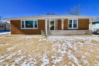 3411 N Woodbine Terrace, Peoria, IL 61604