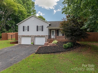 2414 22nd St NE, Hickory, NC 28601
