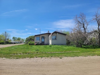 304 2nd St N, Sunburst, MT 59482