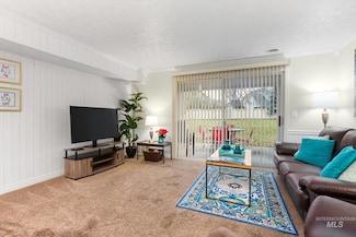 265 Eagle Glen Ln, Eagle, ID 83616