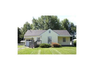 906 W Main St, Savannah, MO 64485