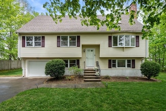 8 Sampson Dr, Randolph, MA 02368