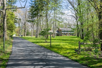 582 Pineglen Dr, Webster, NY 14580