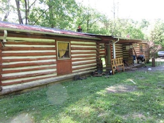 626 Daniels Branch Rd, Sitka, KY 41255