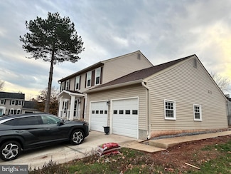 12451 Plowman Ct, Herndon, VA 20170