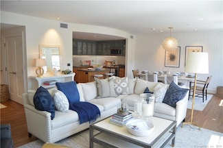5 Church Ln Unit 301, Westport, CT 06880