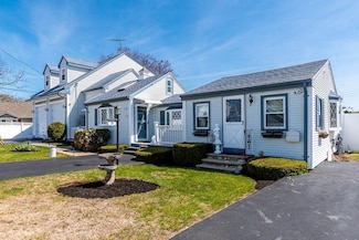 26 Washington Dr, Wareham, MA 02571