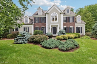 75 Pinehurst Dr, Aurora, OH 44202