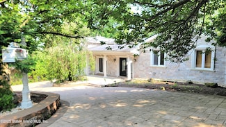 200 Coverly Ave, Staten Island, NY 10301