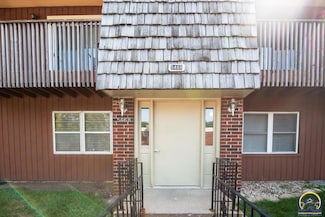5468 SW 12th Terrace Unit 4, Topeka, KS 66604