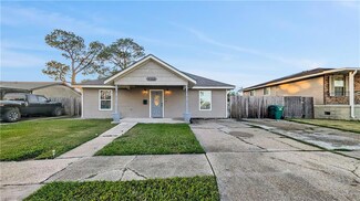 528 Grovewood Dr, Gretna, LA 70056