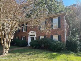 43 S Crownpointe Dr, Jackson, MS 39211