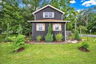17487 Carver Rd, Hudson, IL 61748