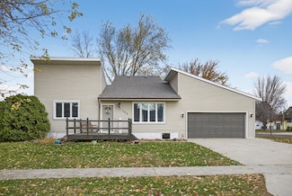 703 6th St NE, Stewartville, MN 55976