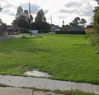 1026 Cook St, Gretna, LA 70053