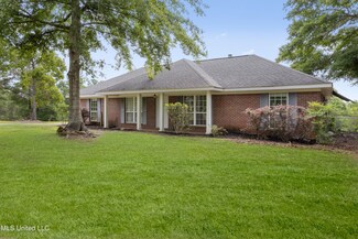 1132 C F Ward Rd, Lucedale, MS 39452