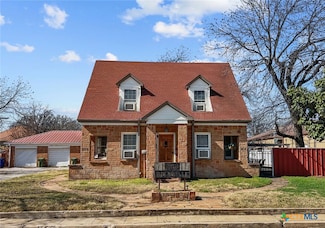 202 S Clear St, San Saba, TX 76877